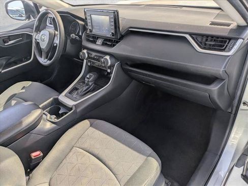 Used 2020 Toyota RAV4 XLE FWD image 20