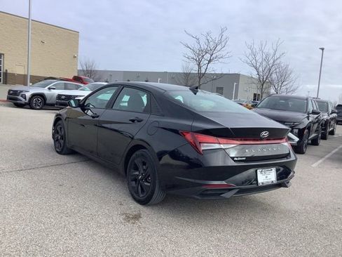 Certified 2023 Hyundai Elantra SEL w/ Preferred Accessory Package image 8