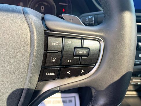 Used 2022 Lexus ES 300h FWD image 14