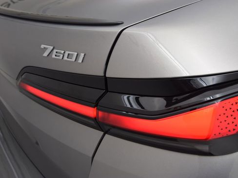 Used 2025 BMW 760i xDrive 760i xDrive w/ Executive Package image 14