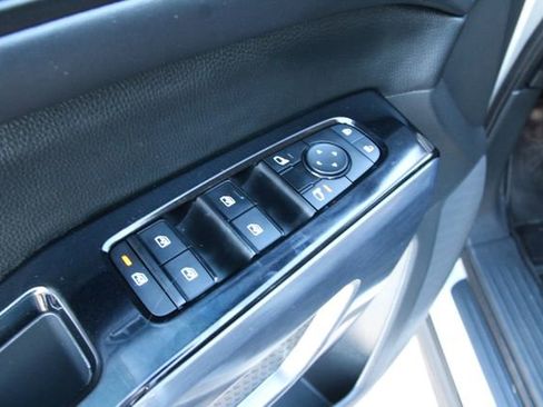 Used 2023 Nissan Pathfinder SL w/ Black Appearance Package image 13