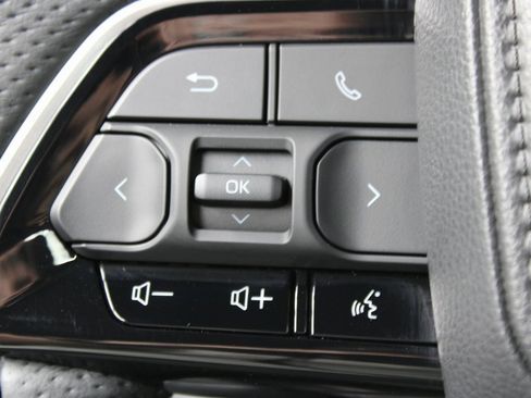 Used 2025 Toyota Sequoia Platinum image 55