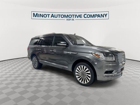 Used 2018 Lincoln Navigator L Reserve w/ Technology Package AWD/4WD image 2