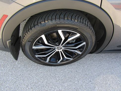 Used 2023 Toyota Crown image 11