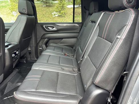 Used 2022 Chevrolet Suburban RST w/ Luxury Package AWD/4WD image 16