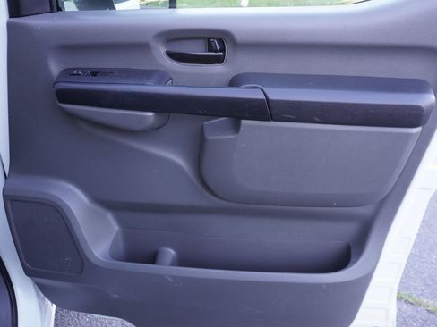 Used 2016 Nissan NV 2500 SV RWD image 13