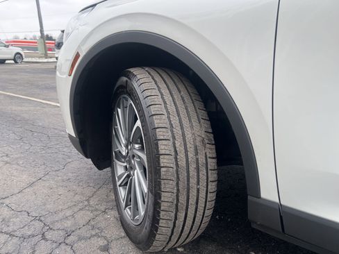 Used 2023 Lincoln Corsair Reserve w/ Rear Removable Package Tray image 33