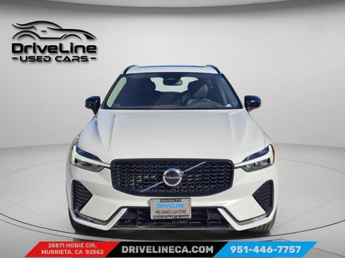 Used 2025 Volvo XC60 B5 Core image 2