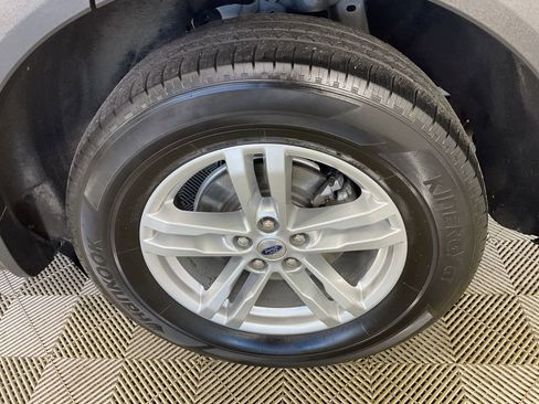 Used 2023 Ford Explorer XLT w/ Class IV Trailer Tow Package AWD/4WD image 6