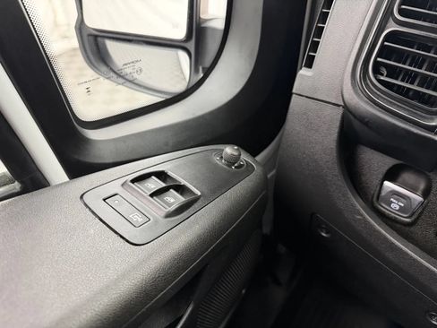 Used 2023 RAM ProMaster 2500 FWD image 15