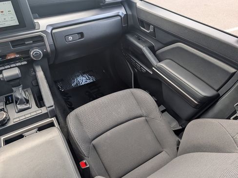 Certified 2025 Toyota 4Runner SR5 AWD/4WD image 11