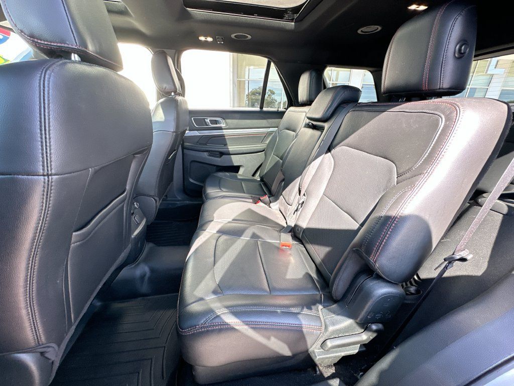 Used 2019 Ford Explorer Sport AWD/4WD image 4