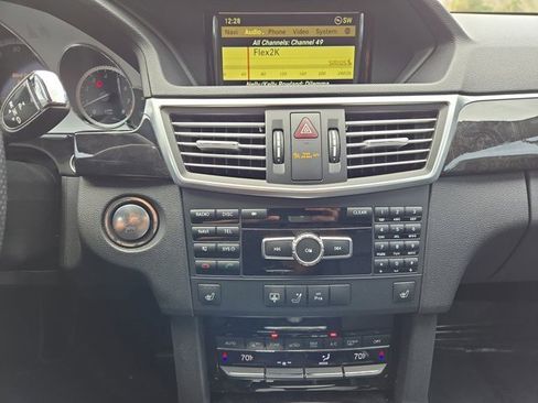 Used 2012 Mercedes-Benz E 350 4MATIC Sedan image 21