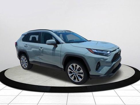 Used 2022 Toyota RAV4 XLE Premium FWD image 1