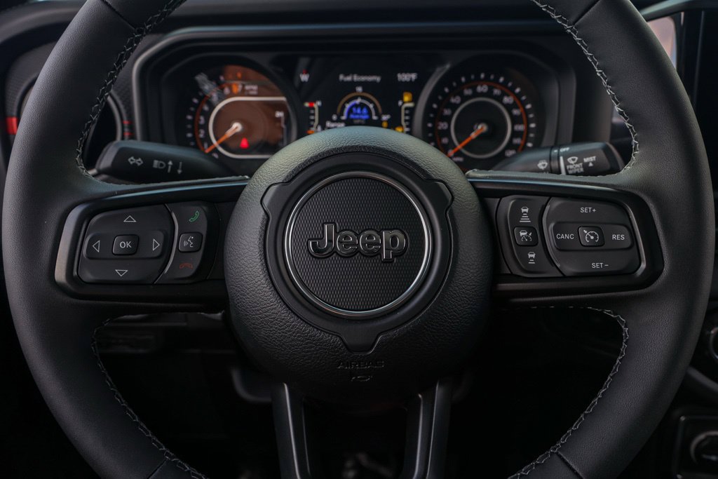 New 2026 Jeep Gladiator Rubicon w/ Steel Power Dome Hood Package AWD/4WD image 25