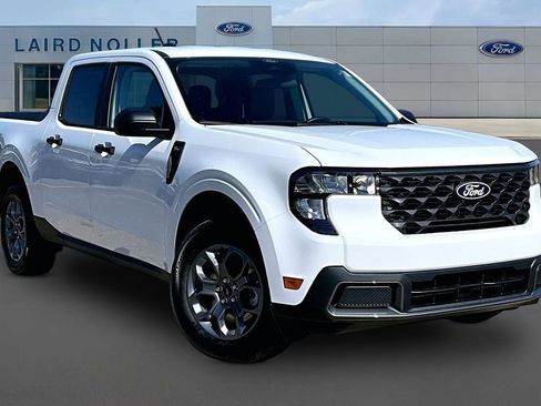 New 2026 Ford Maverick XLT w/ Equipment Group 301A AWD/4WD image 2