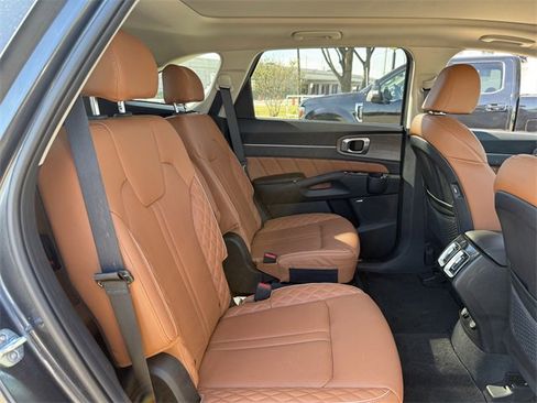 Used 2022 Kia Sorento SX Prestige w/ Rust Color Package image 32