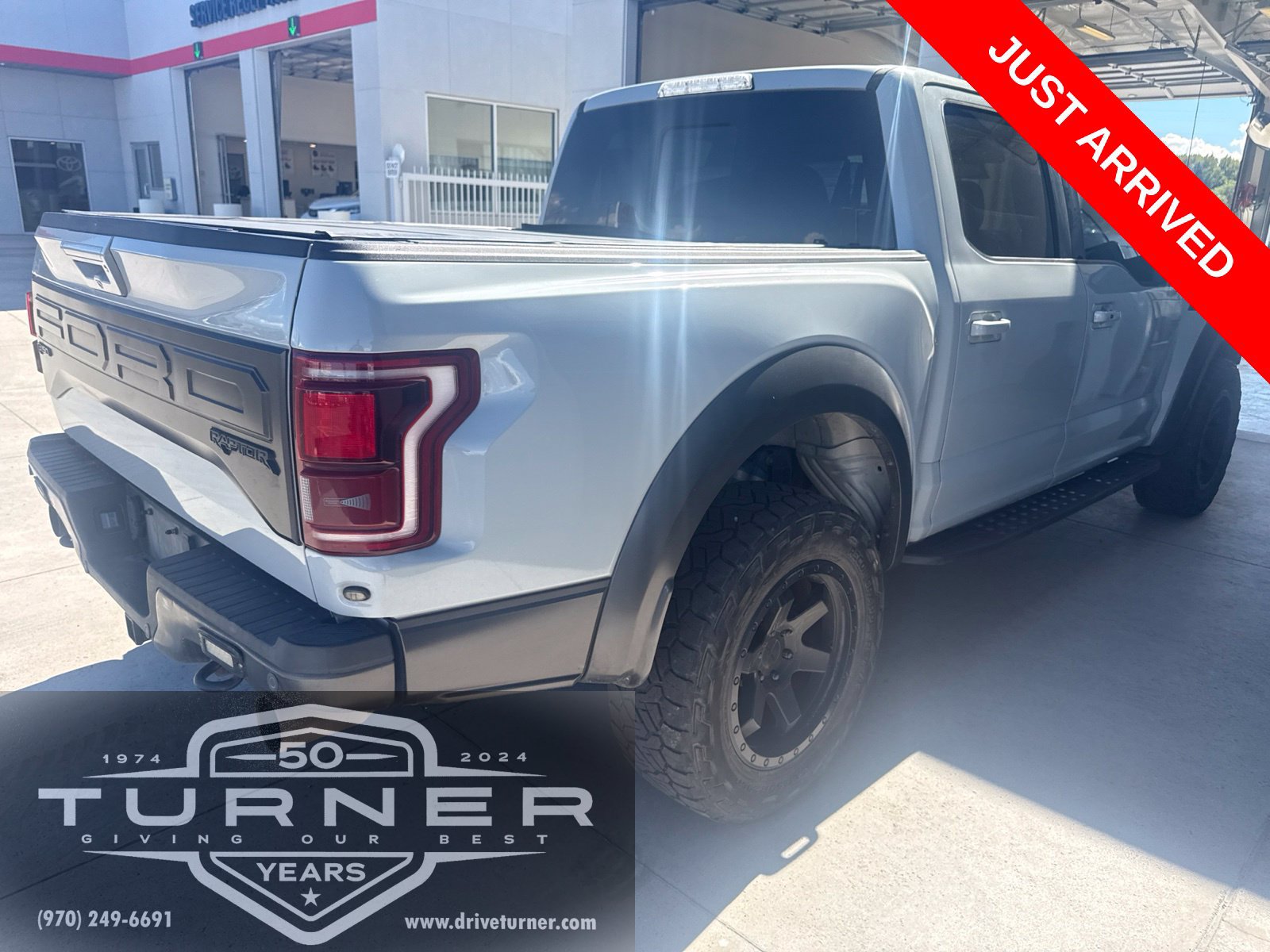 Used 2017 Ford F150 Raptor w/ Equipment Group 802A Luxury AWD/4WD image 4