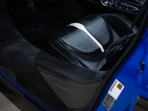 Used 2018 McLaren 570S Spider image 25