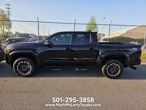 Used 2025 Toyota Tacoma TRD Sport w/ TRD Sport Premium Package AWD/4WD image 6