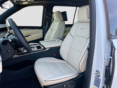 New 2026 Cadillac Escalade ESV Sport w/ Touring Package AWD/4WD image 15