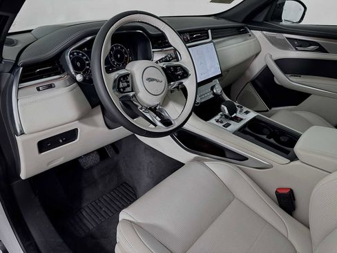 New 2026 Jaguar F-PACE R-Dynamic S image 9