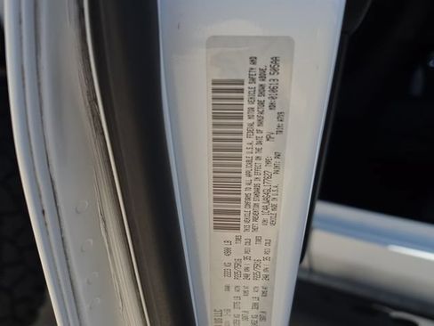 Used 2016 Jeep Wrangler Sport w/ Connectivity Group AWD/4WD image 23