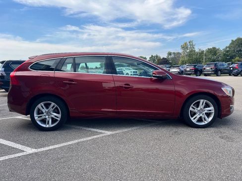 Used 2015 Volvo V60 T5 Premier Plus image 8