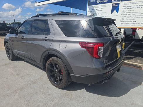 Used 2022 Ford Explorer ST w/ ST High-Performance Pack AWD/4WD image 2