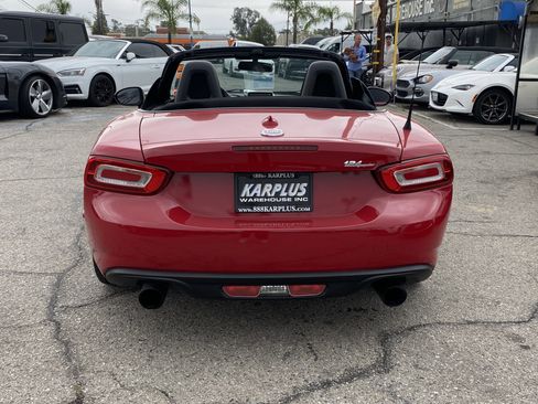 Used 2018 FIAT 124 Spider Classica w/ Technology & Siriusxm Group image 9
