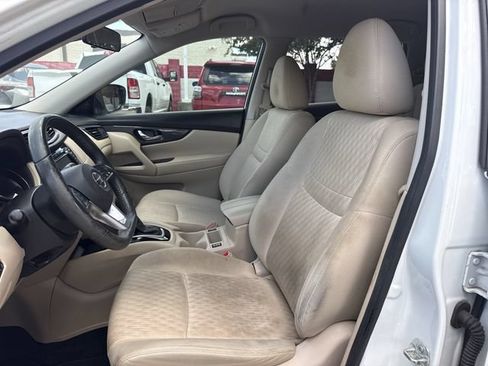 Used 2019 Nissan Rogue SV FWD image 25