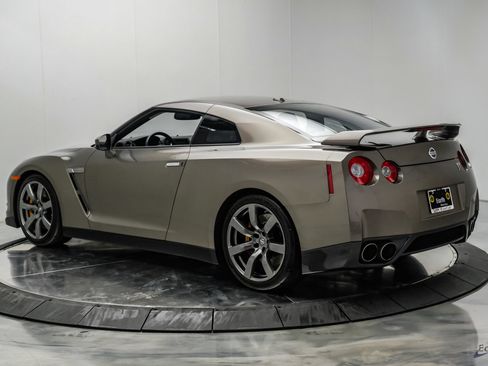 Used 2009 Nissan GT-R Premium AWD/4WD image 13