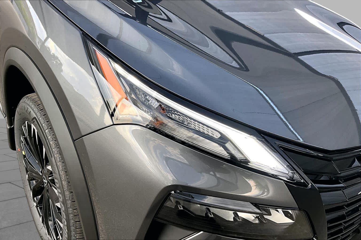 New 2027 Nissan Rogue Dark Armor FWD image 18