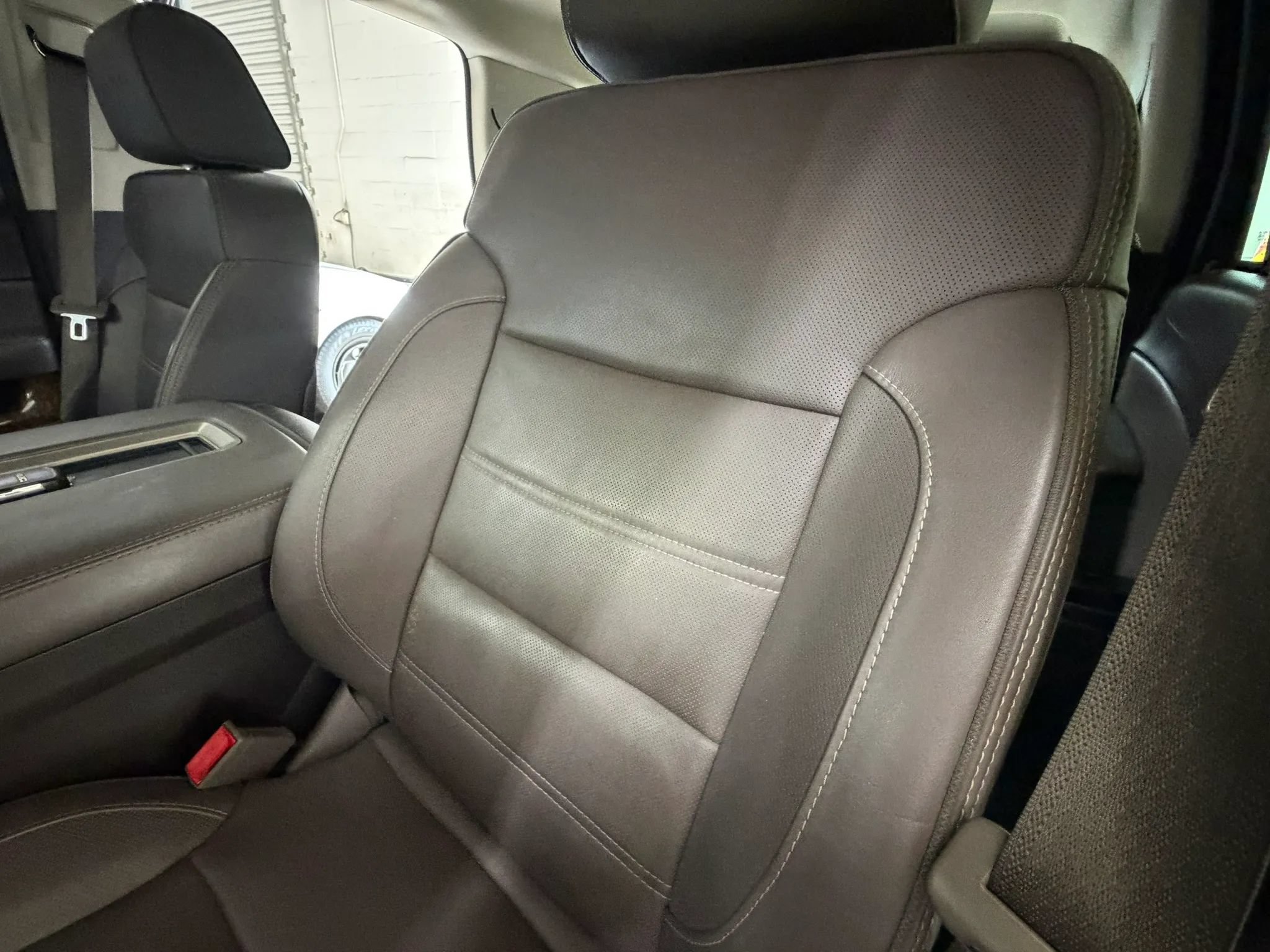 Used 2015 GMC Yukon Denali w/ Touring Package AWD/4WD image 48