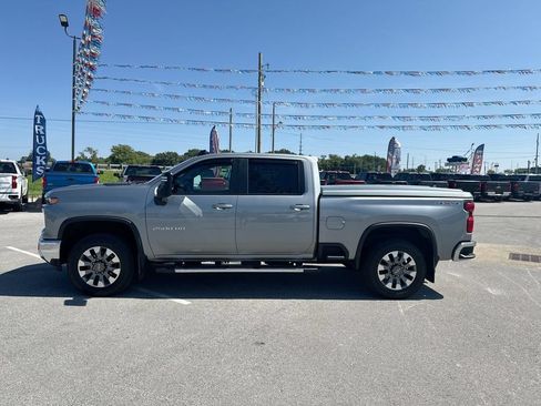 Used 2025 Chevrolet Silverado 2500 LT AWD/4WD image 11