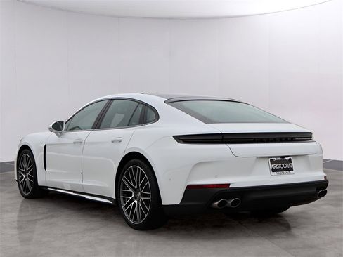New 2026 Porsche Panamera image 3