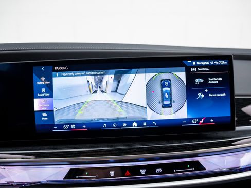 Certified 2025 BMW 740i xDrive w/ Premium Package AWD/4WD image 24
