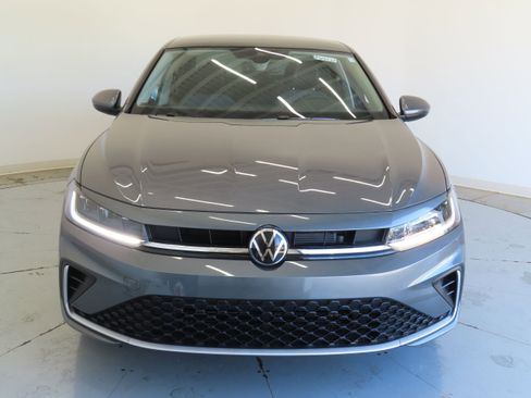 New 2025 Volkswagen Jetta SE FWD image 9