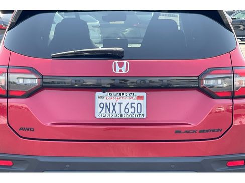 Used 2025 Honda Pilot Black Edition image 15