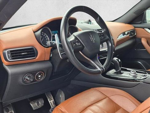 Used 2017 Maserati Levante w/ Sport Package AWD/4WD image 10