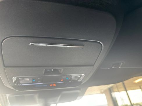 Used 2023 Ford F150 Lariat AWD/4WD image 16