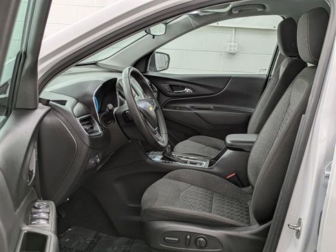Used 2024 Chevrolet Equinox LT AWD/4WD image 3