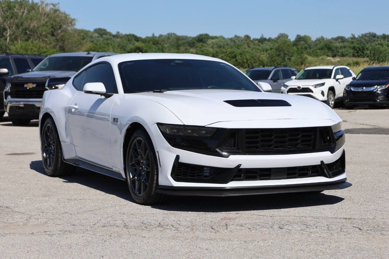Used 2024 Ford Mustang GT Premium RWD image 4