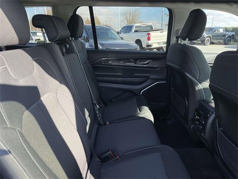 Used 2022 Jeep Grand Cherokee L Laredo w/ Luxury Tech Group I image 21