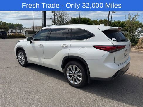 Used 2021 Toyota Highlander Limited image 2