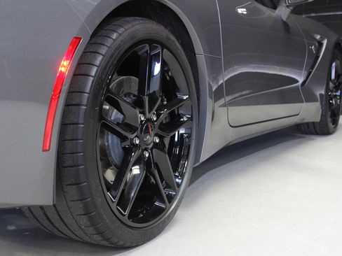 Used 2016 Chevrolet Corvette Stingray Coupe w/ 2LT Preferred Equipment Group image 26