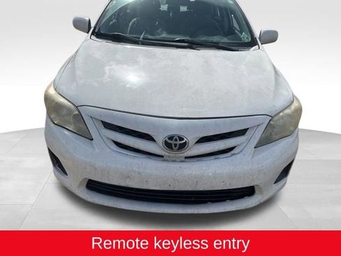 Used 2011 Toyota Corolla LE image 2