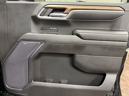 Used 2023 Chevrolet Silverado 1500 High Country w/ Technology Package image 27