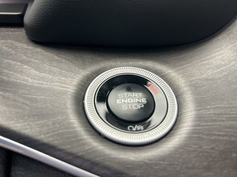 Certified 2024 Jeep Grand Cherokee Limited image 44