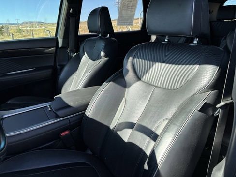 Used 2023 Hyundai Palisade Calligraphy image 11